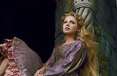 Taylor Swift posa como Rapunzel para Disney