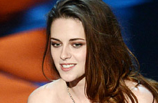 Kristen Stewart llevó muletas a los Oscars – Why?