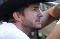 Ashton Kutcher se pelea con un seguridad en el Stagecoach Festival