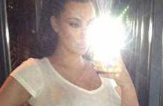 Kim Kardashian muestra su baby bump!! Fecha del nacimiento?