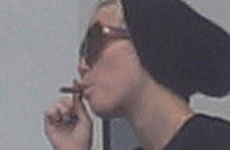 Qué fumaba Miley Cyrus en el balcón del hotel en Miami?