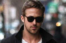 Ryan Gosling se pelea con un fotógrafo por Eva Mendes
