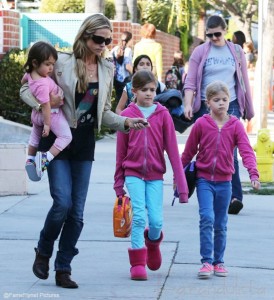 denise richards y sus hijas en la escuela Los angeles