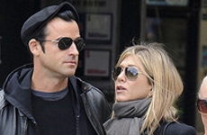 Jennifer Aniston y Justin Theroux retrasan boda por Brangelina?