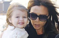 La hija de Victoria Beckham, Harper Seven usa skinny jeans