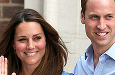 Kate Middleton y el Príncipe William presentan a su bebé! Awww… cute!