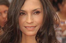 Famke Janssen víctima de un incidente súper creepy