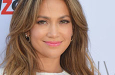 Jennifer Lopez por cerrar trato para volver a American Idol