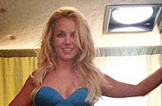 Britney muestra su cuerpo en bikini en la grabación de ‘Work B*tch’