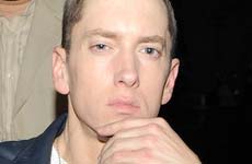 Eminem habla de la fea Kardashian en Berzerk: Khloe!