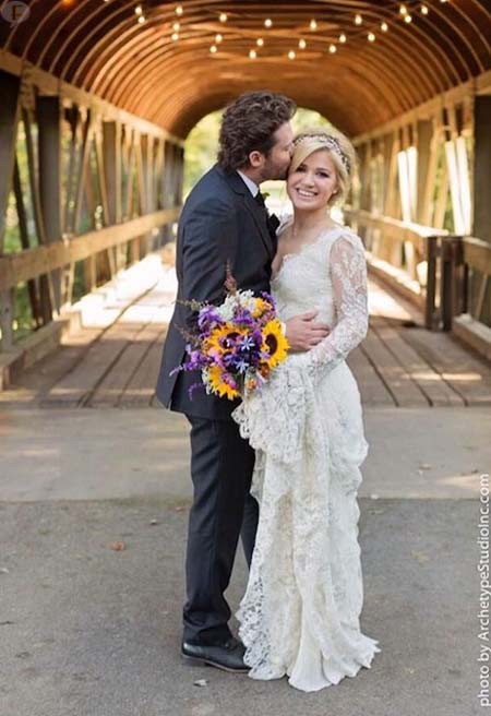 5475676587768 kelly clarkson married