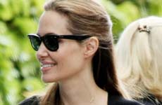 Angelina Jolie se casó en secreto con Brad? Por Millonésima vez!