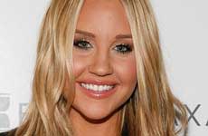 Amanda Bynes sale del centro de rehab a casa de sus padres