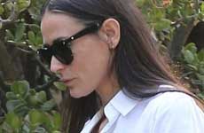 OF COURSE! Demi Moore evitará la boda de Mila & Ashton