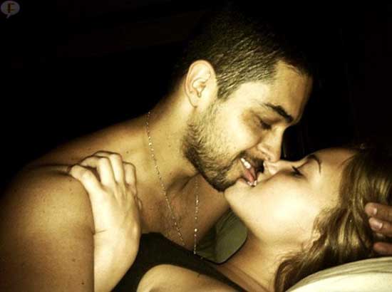 xdemi lovato and wilmer valderrama in bed