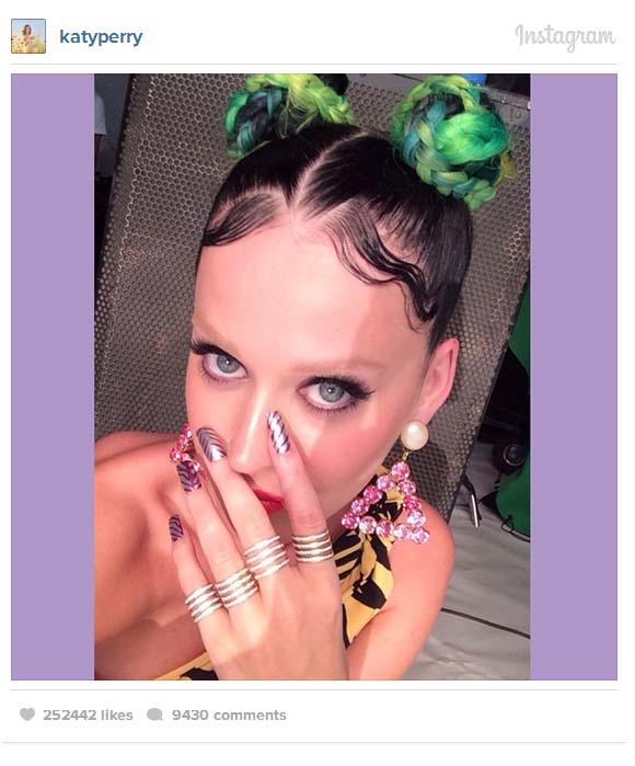 katy perry cejas rubias bleaches eyebows