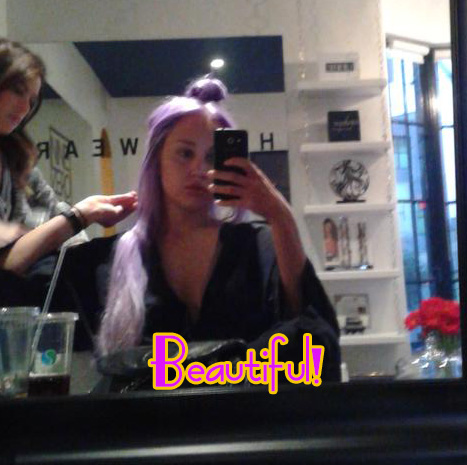 amanda bynes cabello purpura gorgeous
