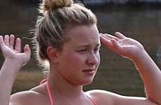 Hayden Panettiere embarazadota en bikini en Hawaii!!