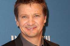 Esposa de Jeremy Renner pide el divorcio y su pasaporte