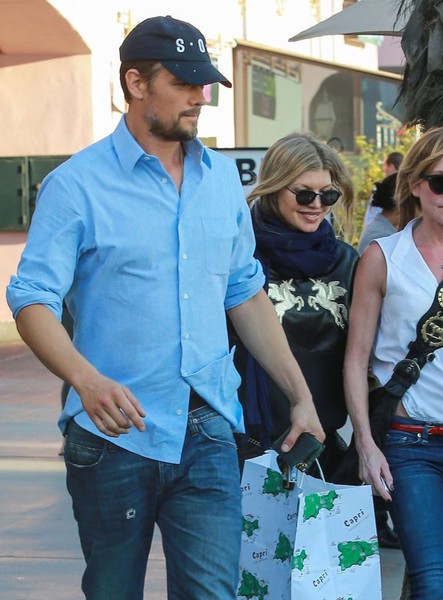 fergie josh duhamel paseando santa monica