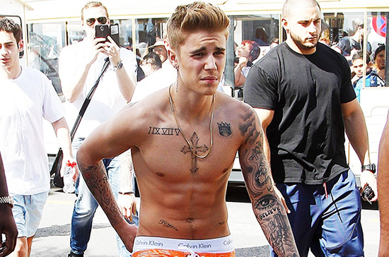 justin bieber shirtless cannes billboard 650