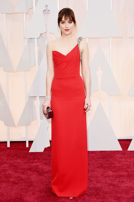 dakota johnson red carpet 2015 oscars