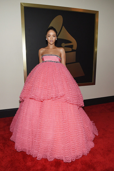 rihanna grammy 2015 red carpet