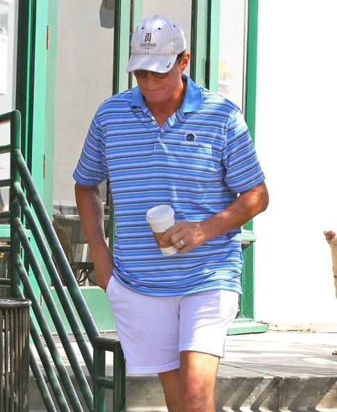 bruce jenner shops starbucks