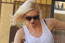 Gwen Stefani tiene acosador millonario no le gusta verla tropezar