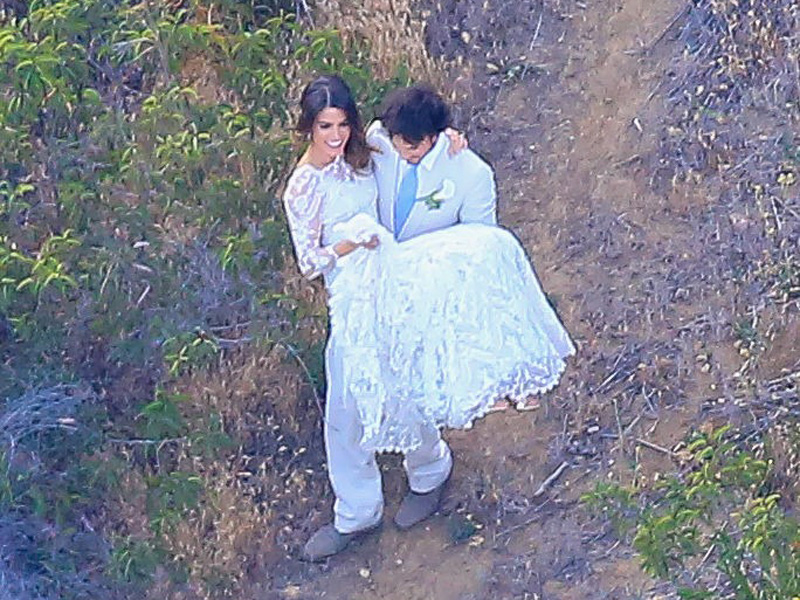 nikki reed wedding ian somerhalder walking