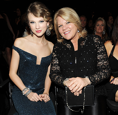 taylor swift mom