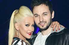 Christina Aguilera tiene implante de trasero? Christina Aguilera tiene implante de trasero?