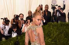 Beyonce transparente en el MET Gala 2015