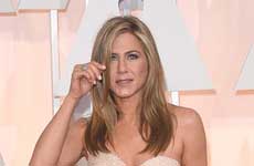 Jennifer Aniston en la pelicula "Mean Moms"! WHAT?