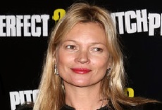 Kate Moss fuera de un avión por conducta problemática