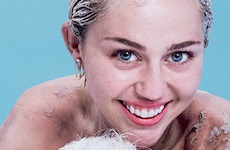 Miley Cyrus posa con un cerdo en Paper magazine