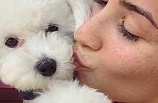 Un coyote mató al perrito de Demi Lovato