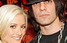 Holly Madison habla mal de su ex Criss Angel en su libro