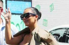 Kim Kardashian ya no puede ocultar su embarazo