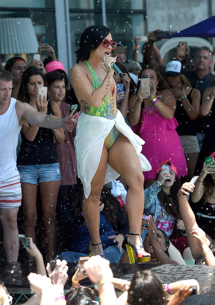 Demi Lovato Demi Lovato Enjoys Pool Party