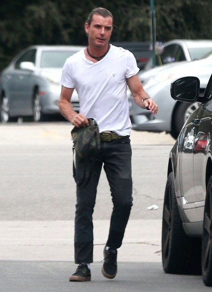 Gavin Rossdale starbucks