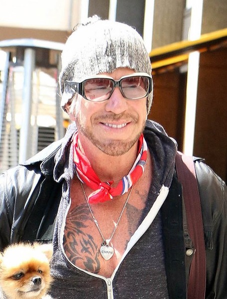 Mickey Rourke with puppy