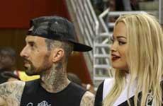 Travis Barker y Rita Ora están saliendo!