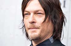 Walking Dead, Norman Reedus mordido por una fan – WTF?