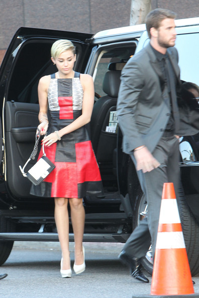 miley cyrus liam hemsworth paranoia premier