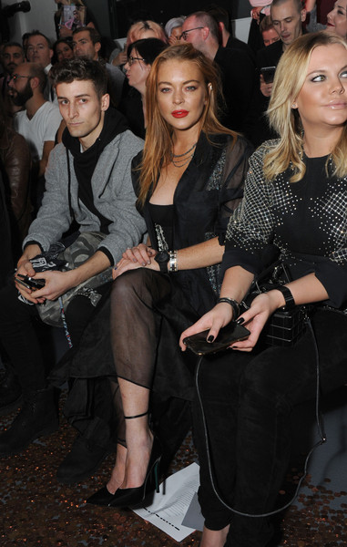 lindsay lohan frontrow london fashion week