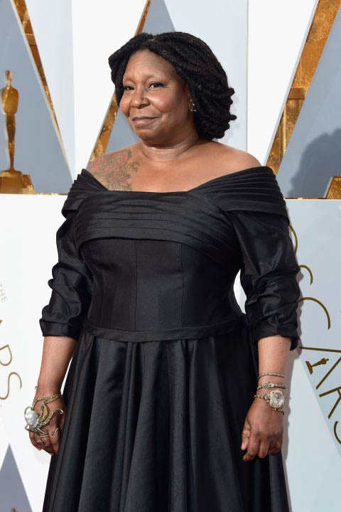 whoopi goldberg red carpet oscars 2016