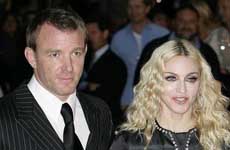 Madonna y Guy Ritchie: ocúpense de su hijo en privado!
