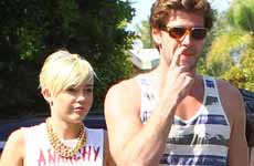 Liam Hemsworth termina con Miley por Stella Maxwell?