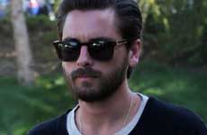 La nueva novia de Scott Disick se parece a Kendall Jenner?